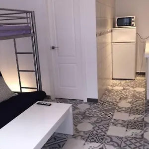 https://la-nogalera-square-apartments.1costadelsol.com